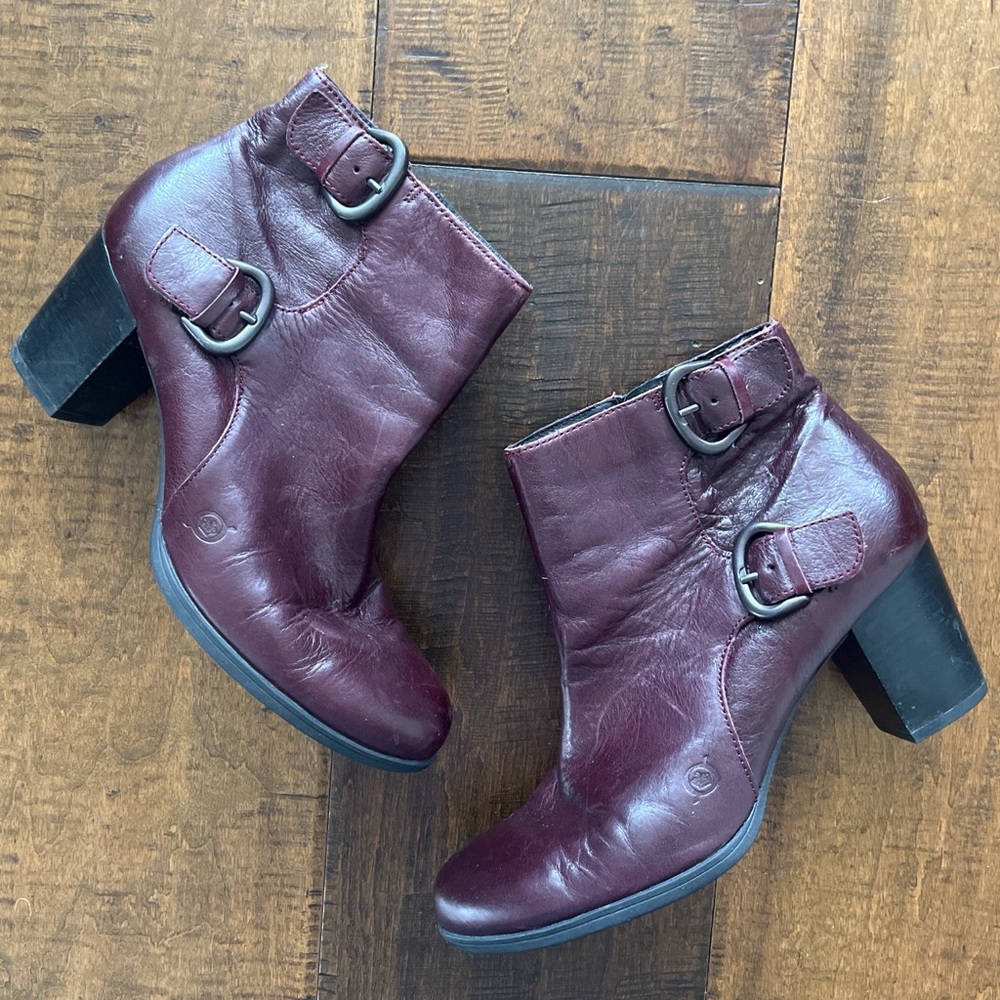 Born Gillian burgundy leather ankle boots with double buckle straps sz 9.5